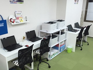 パソコンやタブレットを使った学習スペースです。