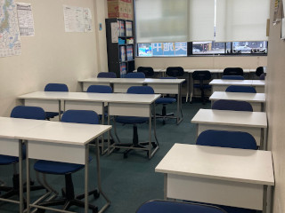 2階教室です。25席あります。皆で切磋琢磨して頑張っています。